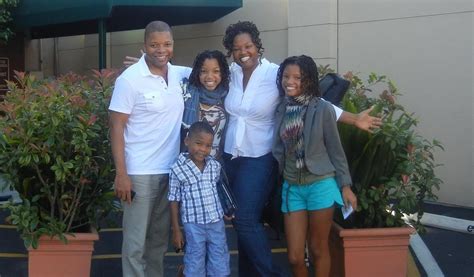 halle bailey parents ethnicity.